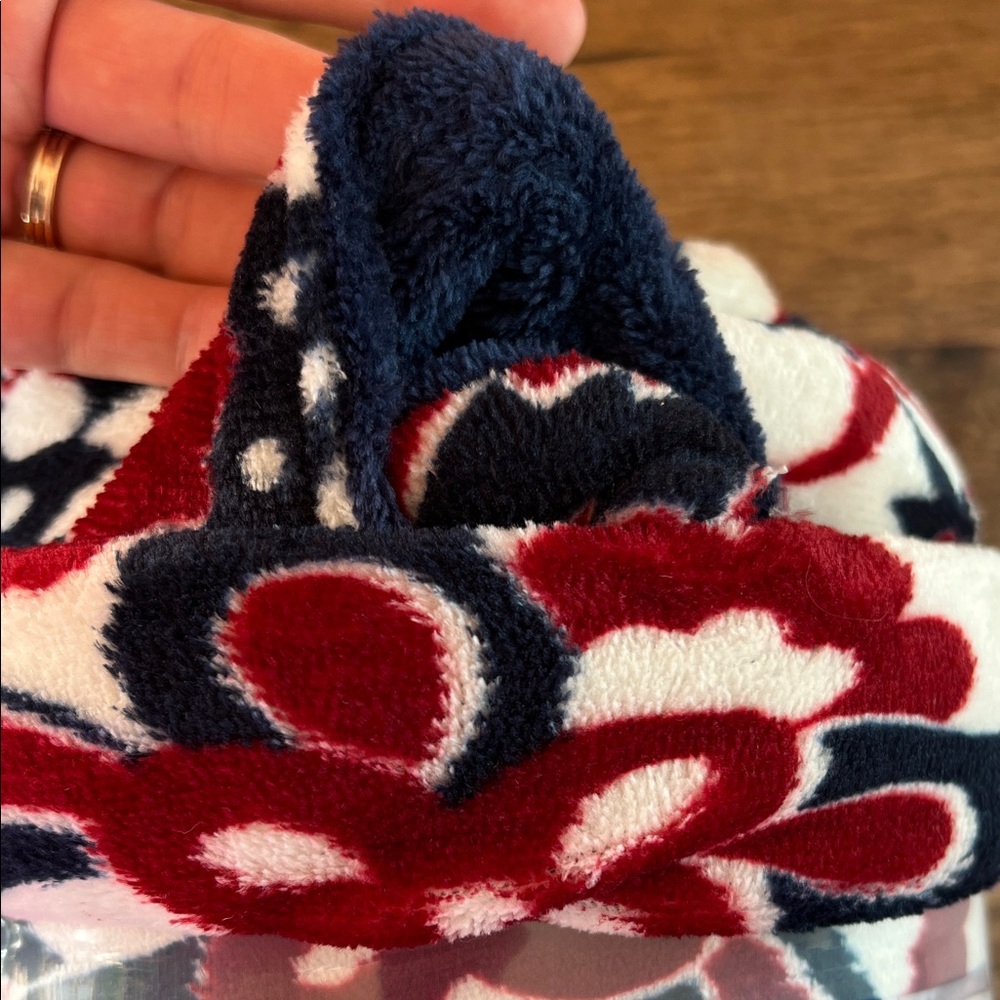 Better Homes & Gardens Velvet Plush Blanket - Picture 3 of 3